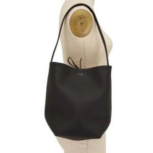 Medium Leather Tote Black